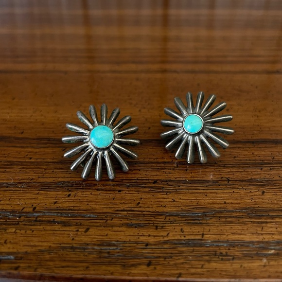 Vintage Jewelry - Vintage Turquoise Stone and Silver Sunburst Clip/Screw on Earrings